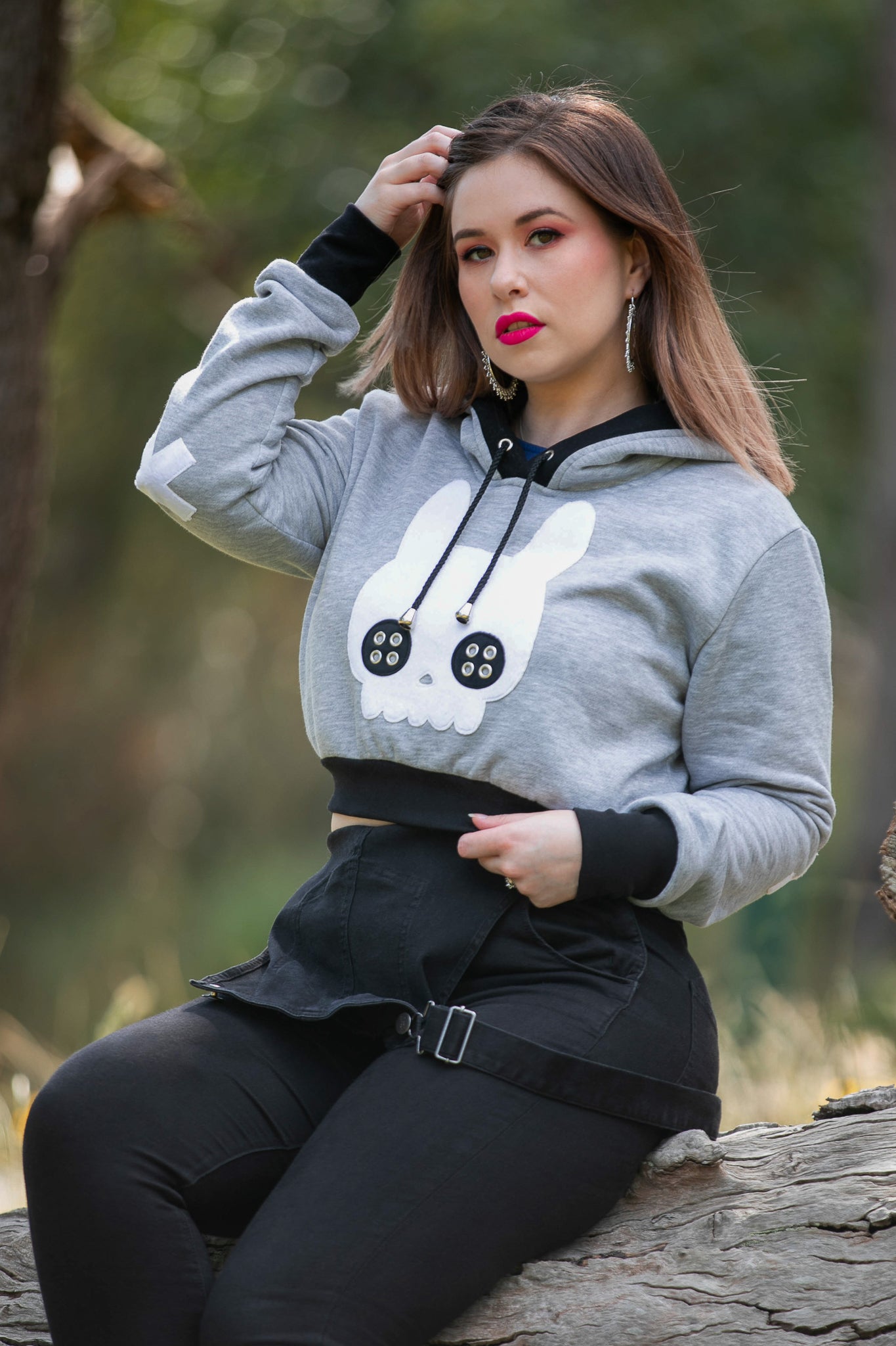 Bunny Crop Top (LTGRY&BLCK) - Button Fox